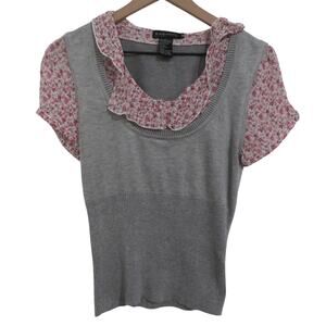 Rampage Womens Sz M Gray Pink Floral Knit Top Floral Ruffle Contrast Y2K Style